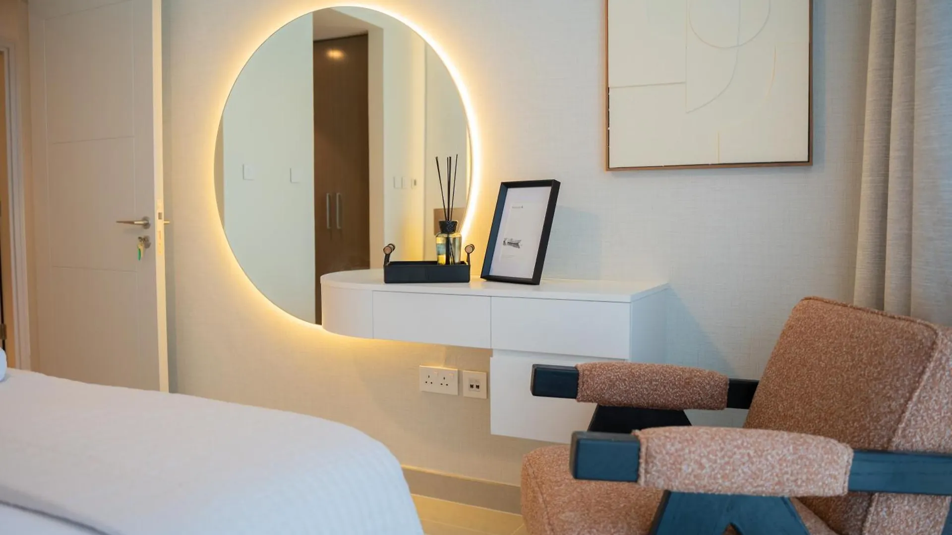 Forte Tower 1 - Modernized Two Bedroom Apartment In Downtown Dubai