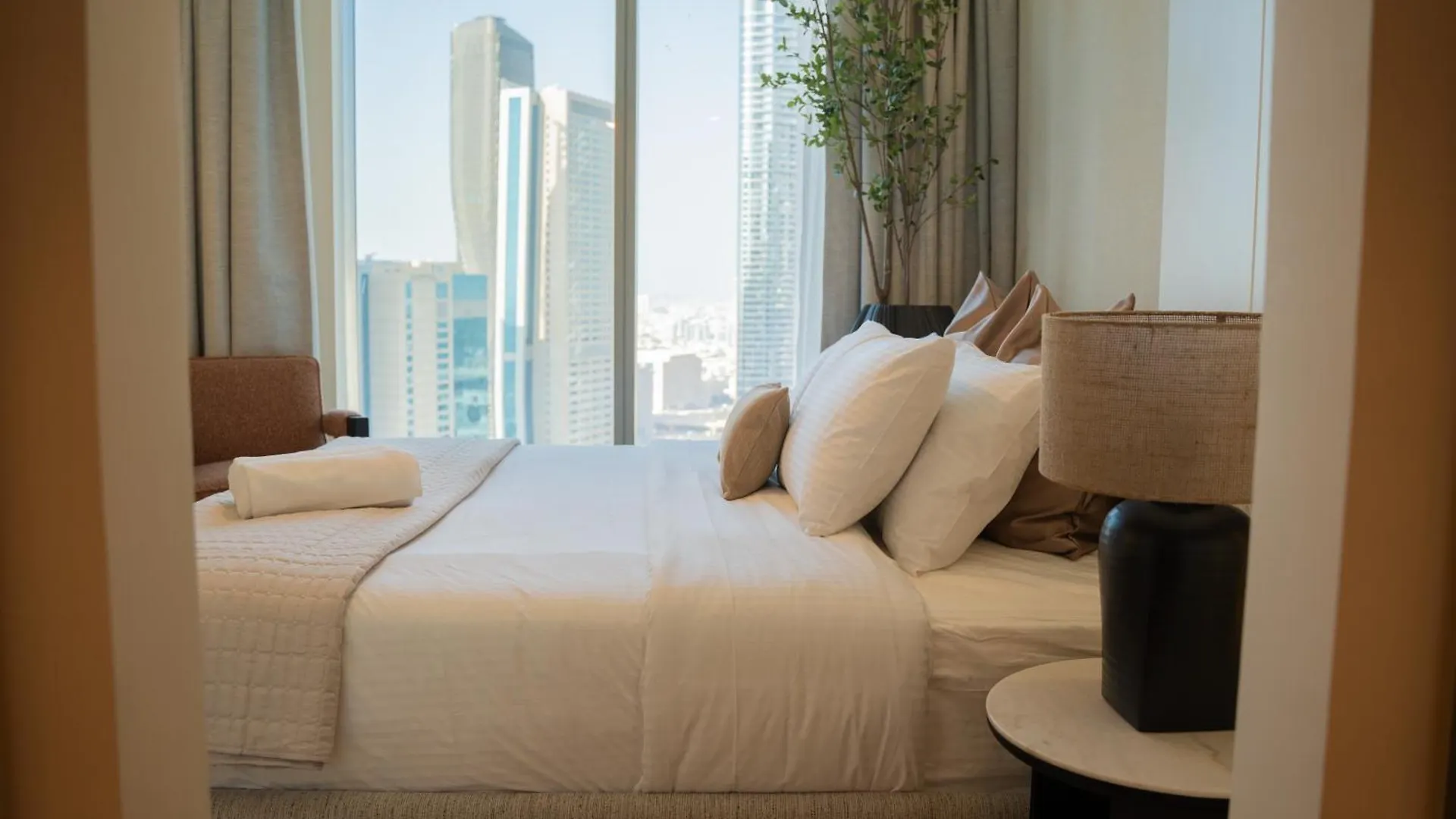 Forte Tower 1 - Modernized Two Bedroom Apartment In Downtown Dubai 0*,