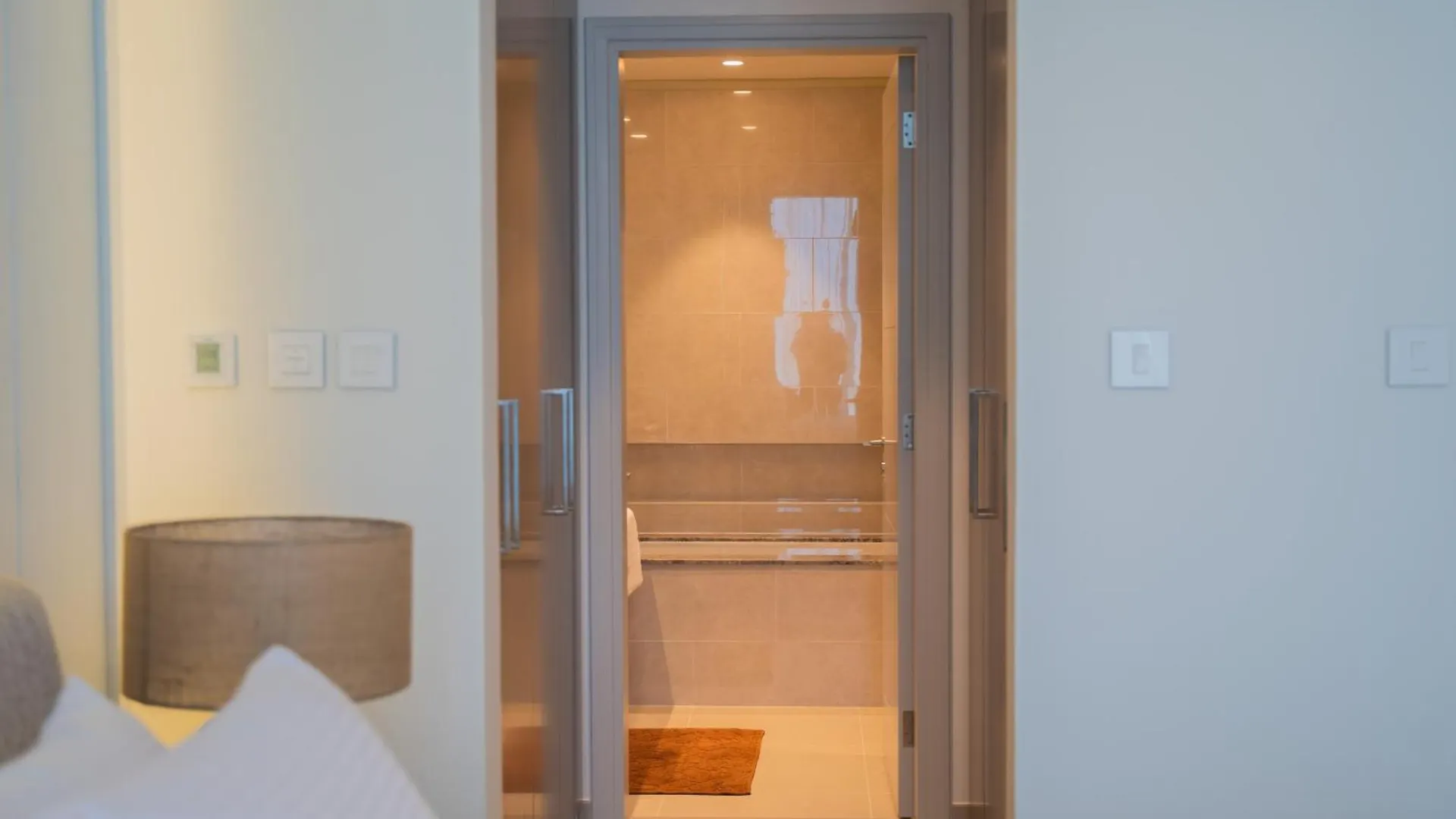Forte Tower 1 - Modernized Two Bedroom Apartment In Downtown Dubai 0*,