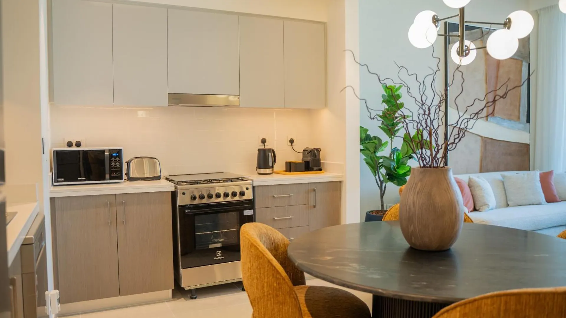 Forte Tower 1 - Modernized Two Bedroom Apartment In Downtown Dubai
