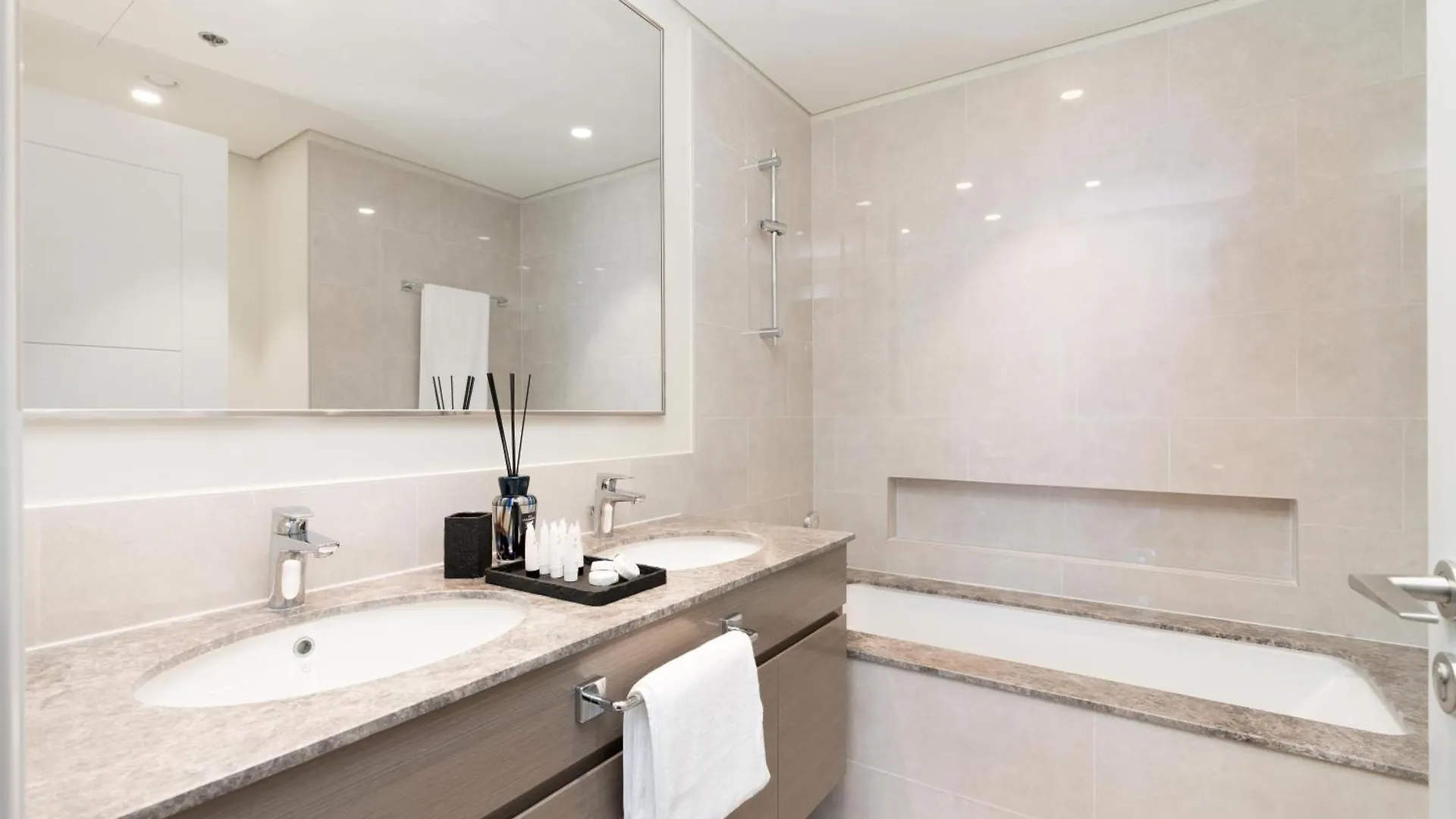 Forte Tower 1 - Modernized Two Bedroom Apartment In Downtown Dubai 0*,  United Arab Emirates