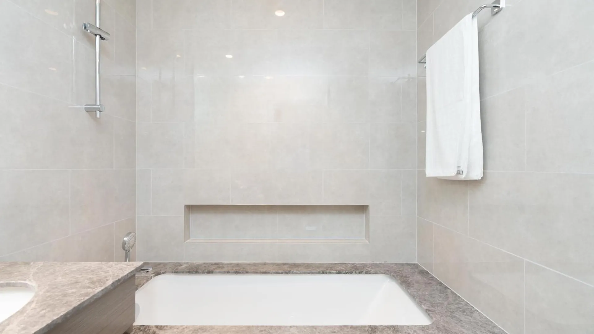 Forte Tower 1 - Modernized Two Bedroom Apartment In Downtown Dubai United Arab Emirates